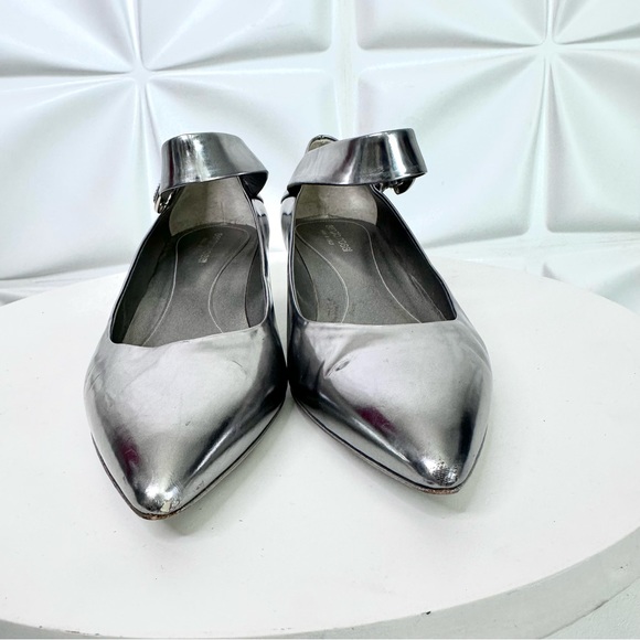 ⭐️ CLEARANCE SALE ⭐️ SERGIO ROSSI metallic silver patent leather *heels need TLC - Picture 4 of 16